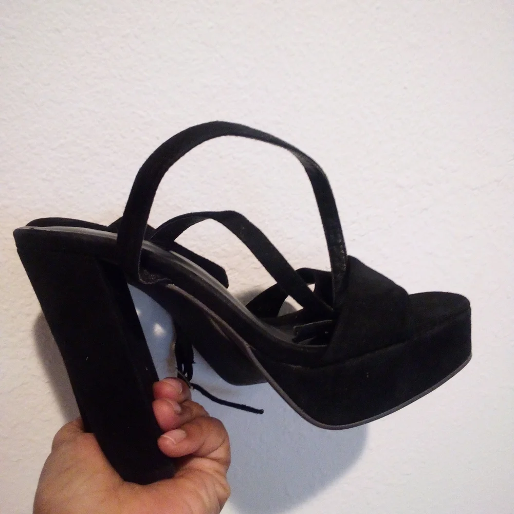 Ardene Black Suede Slingback Heeled Shoes Elegant Design - Picture 4 of 12